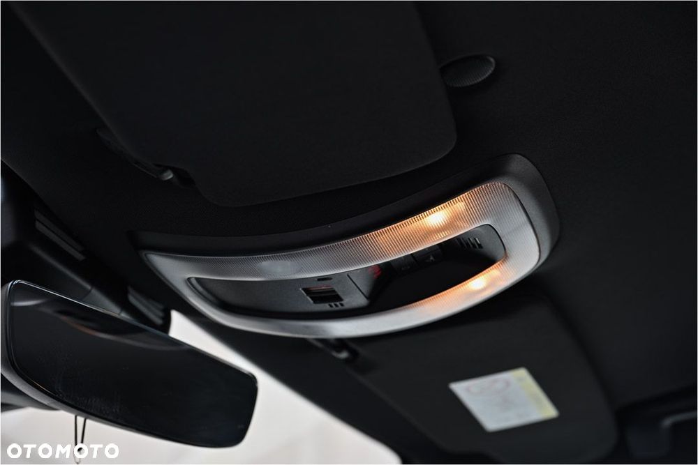 Volvo V60 D5 Geartronic RDesign - 35