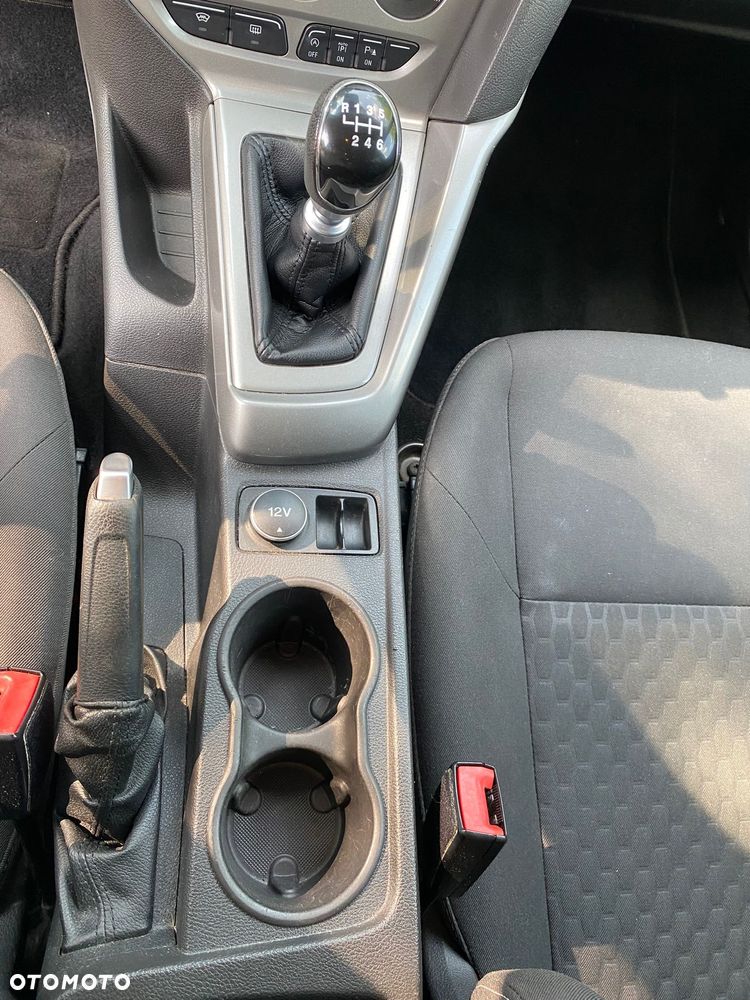 Ford Focus 1.0 EcoBoost Trend - 27