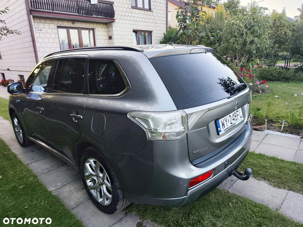 Mitsubishi Outlander - 11
