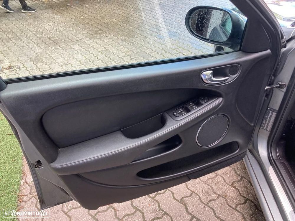 Jaguar X-Type SW 2.0 D Executive - 7