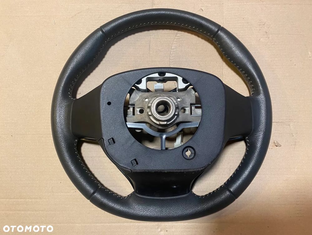 Kierownica multifunkcyjna Toyota Yaris III 2019r. OE - 4