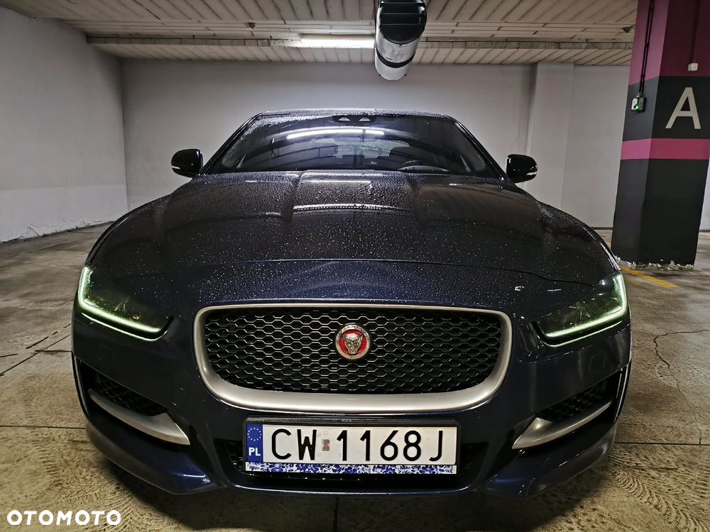 Jaguar XE 20d AWD R-Sport - 19