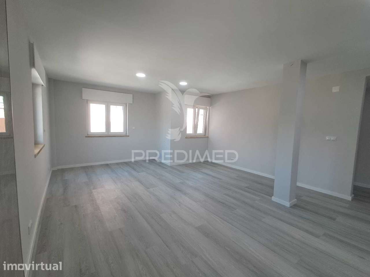 Excelente apartamento T2 renovado em Corroios - Grande imagem: 5/22