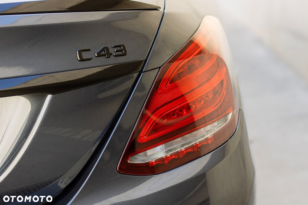 Mercedes-Benz Klasa C AMG 43 4-Matic - 7