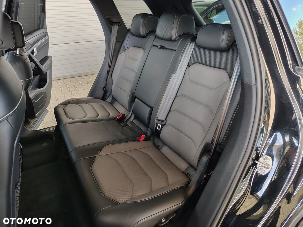 Volkswagen Touareg 3.0 V6 TDI 4Motion R-Line - 12
