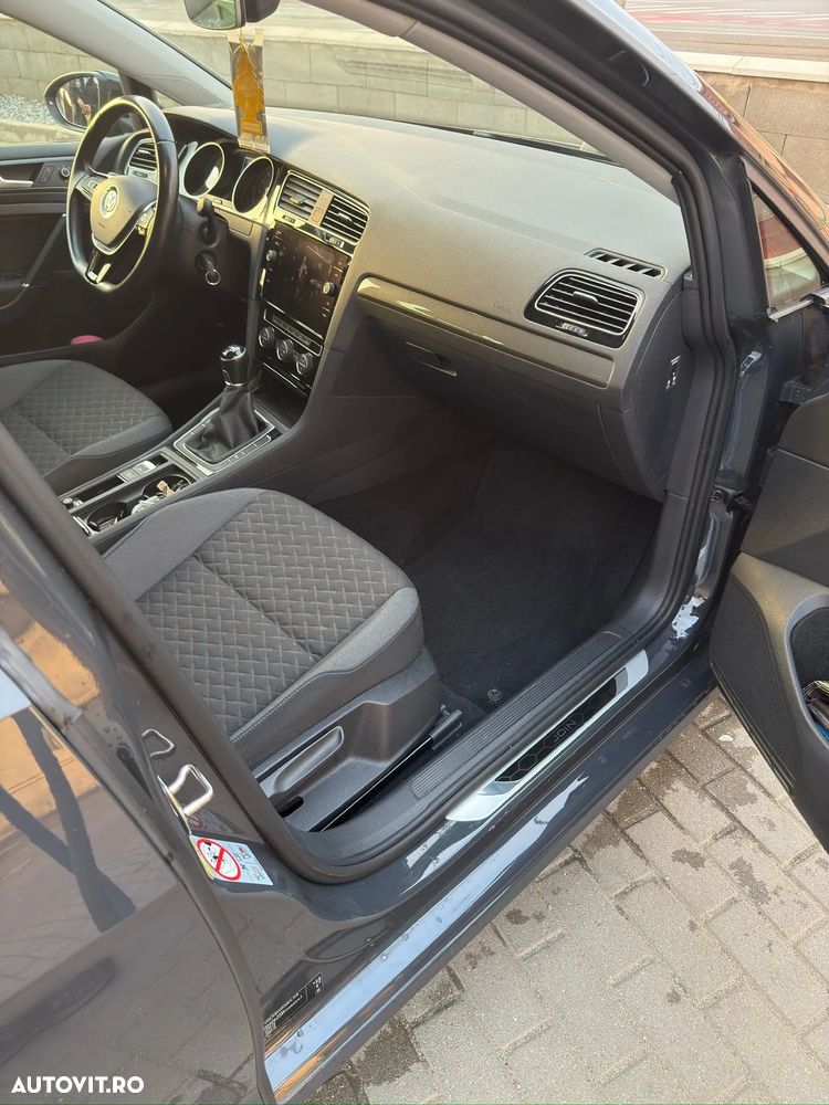 Volkswagen Golf - 21