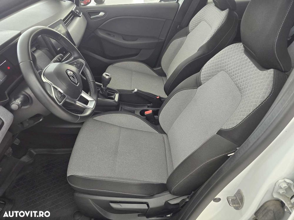 Renault Clio BLUE dCi 100 EVOLUTION - 19