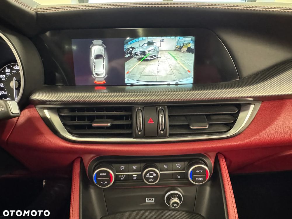 Alfa Romeo Stelvio 2.0 Turbo 16V AT8-Q4 Executive - 19