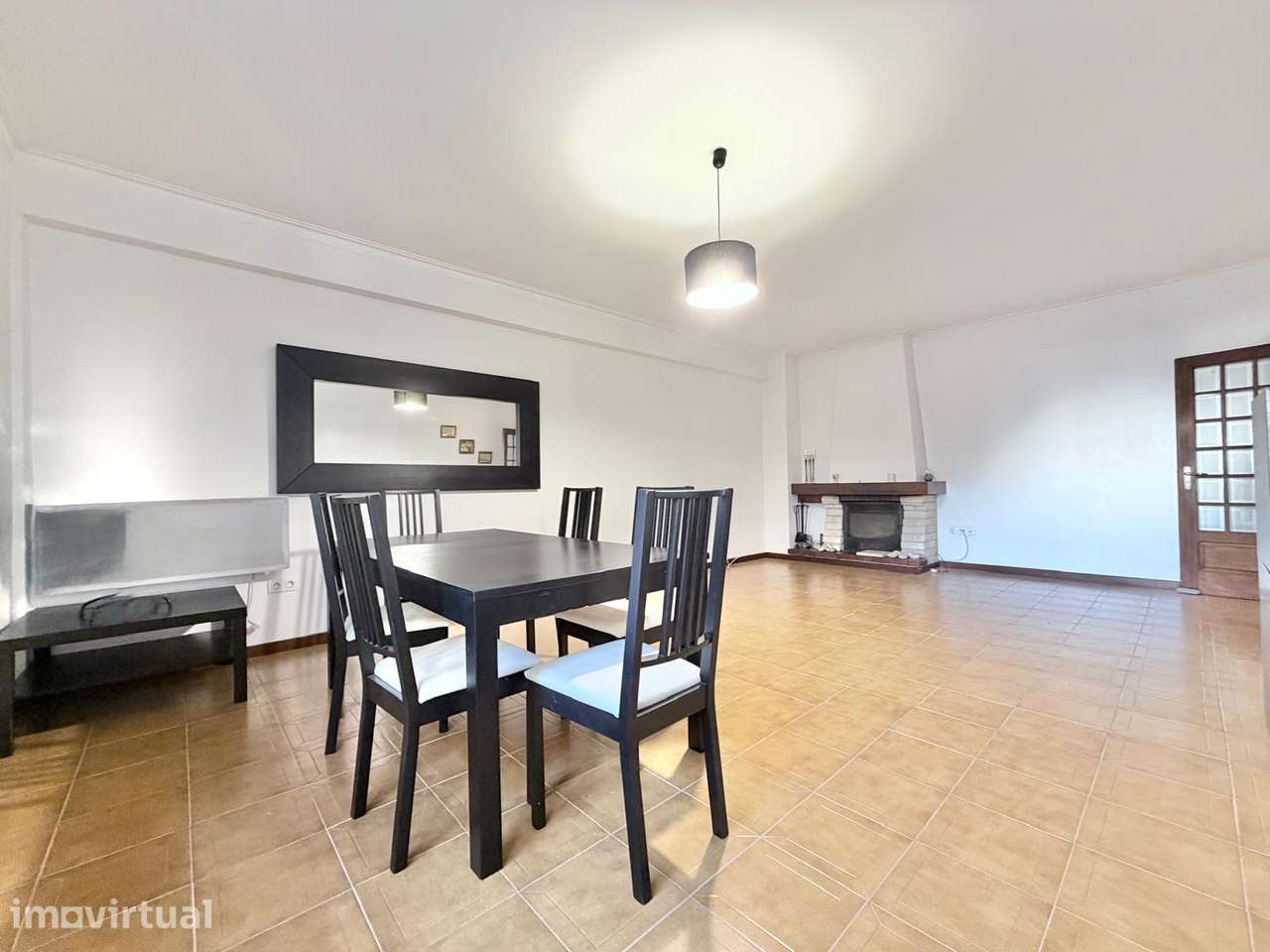 Apartamento T4 para arrendamento, situado na Rua Cândido de Oliveira - Grande imagem: 5/27