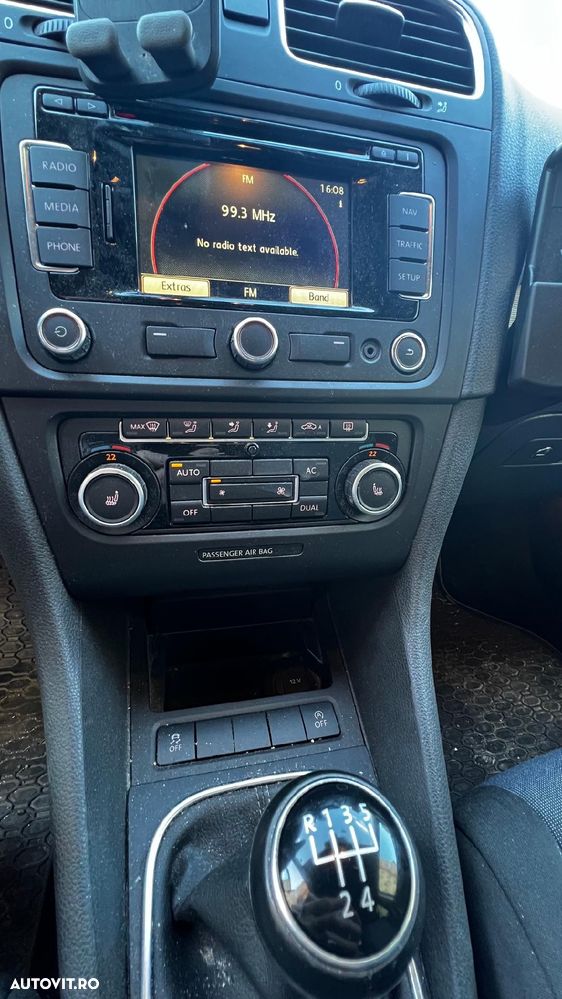 Volkswagen Golf 1.6 TDI DPF BlueMotion Technology Comfortline - 6