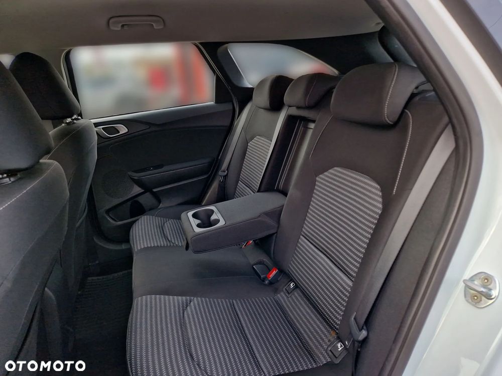 Kia Ceed 1.5 T-GDI M - 23