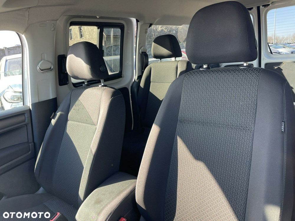 Volkswagen Caddy 2.0 TDI Comfortline 4Motion DSG - 12