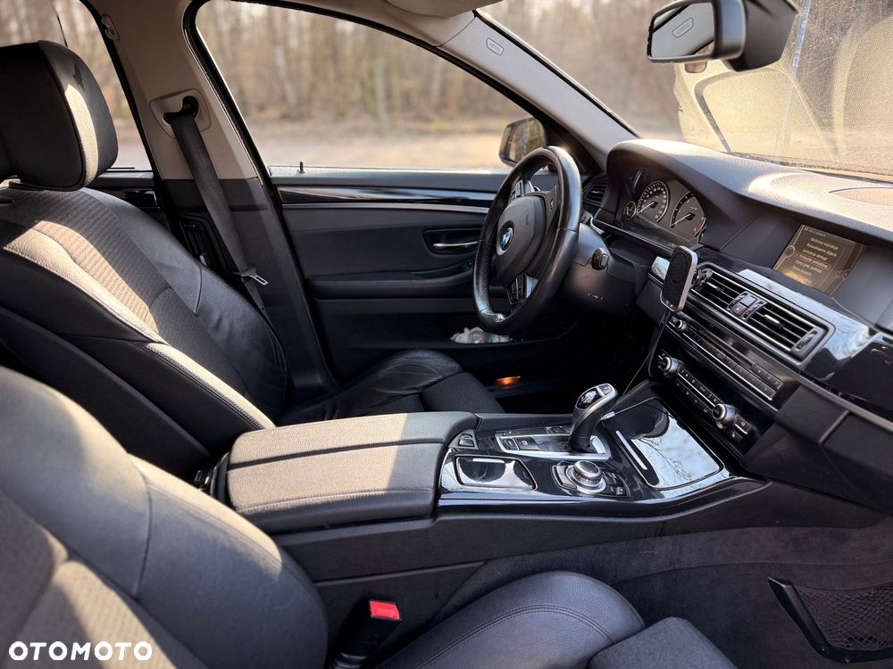 BMW Seria 5 520d xDrive - 9