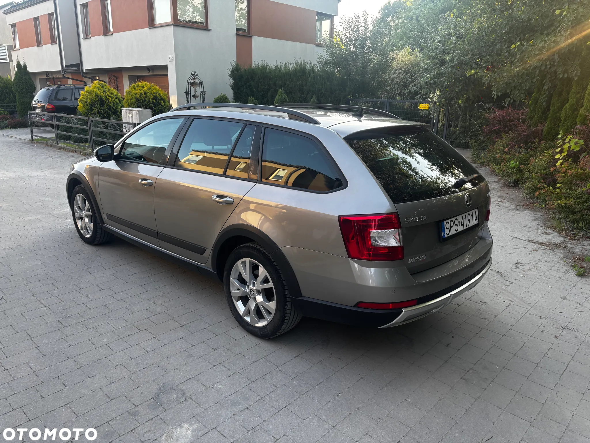 Skoda Octavia 2.0 TDI 4x4 Ambition DSG - 8