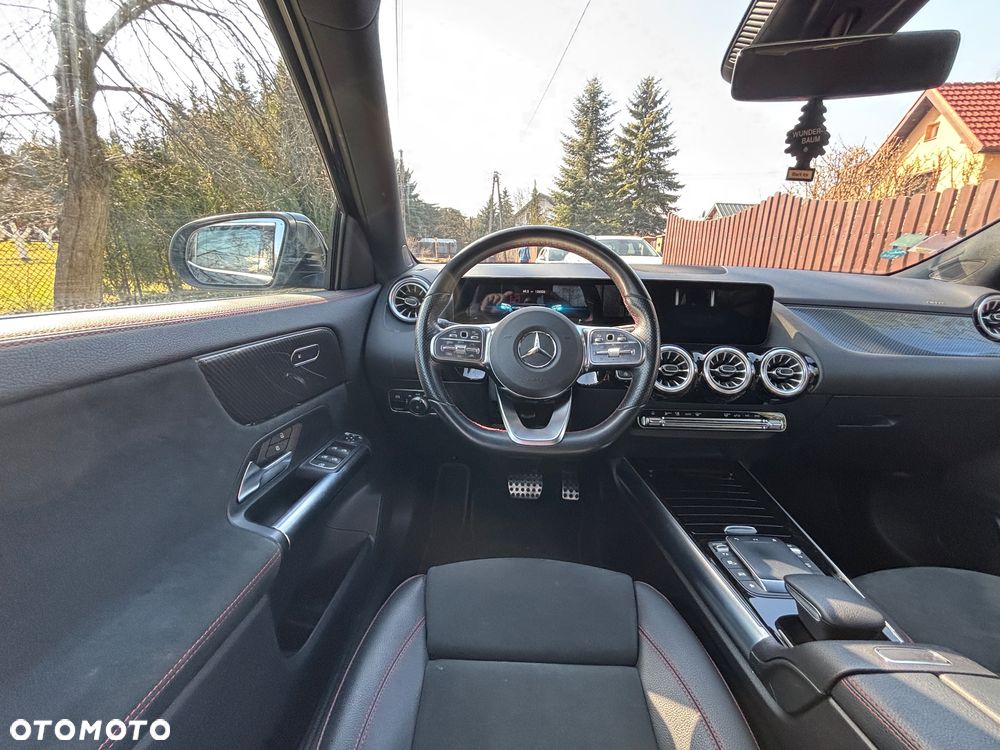Mercedes-Benz GLA 200 7G-DCT AMG Line - 13