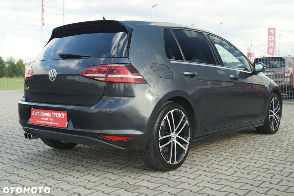 Volkswagen Golf - 22