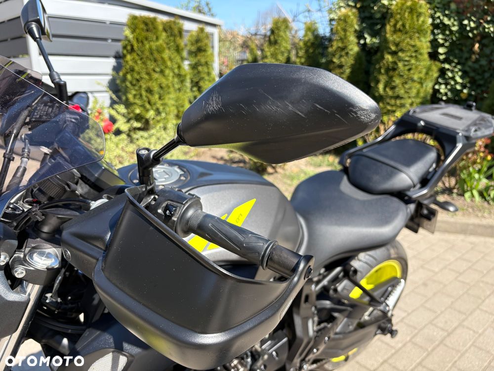 Yamaha MT - 6