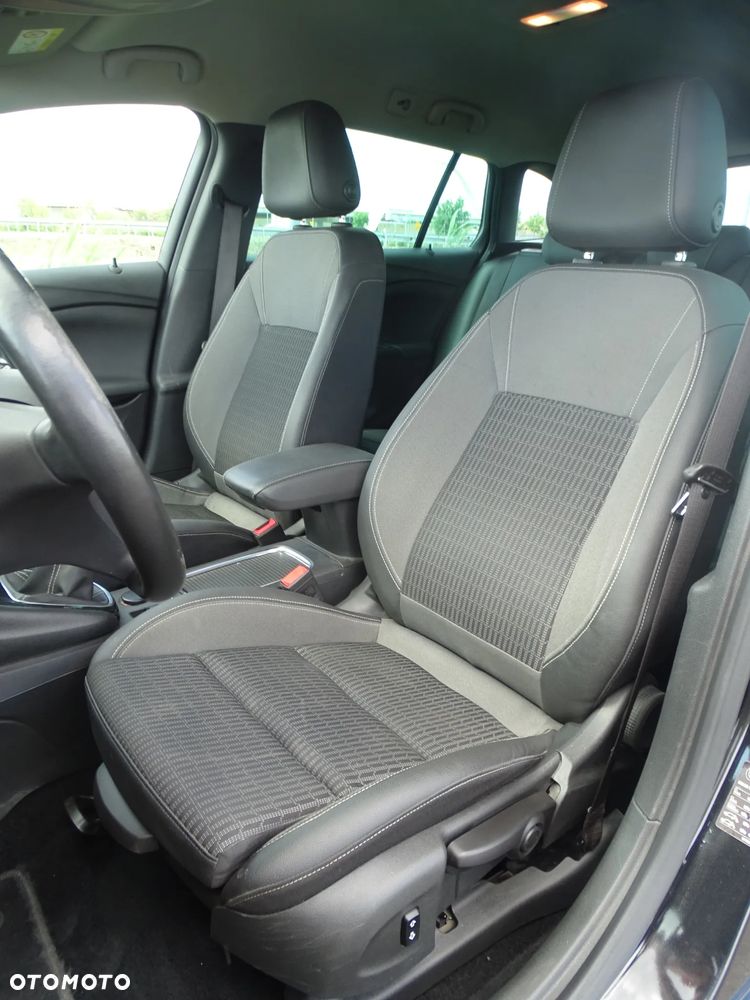 Opel Astra 1.5 D Start/Stop Elegance - 11