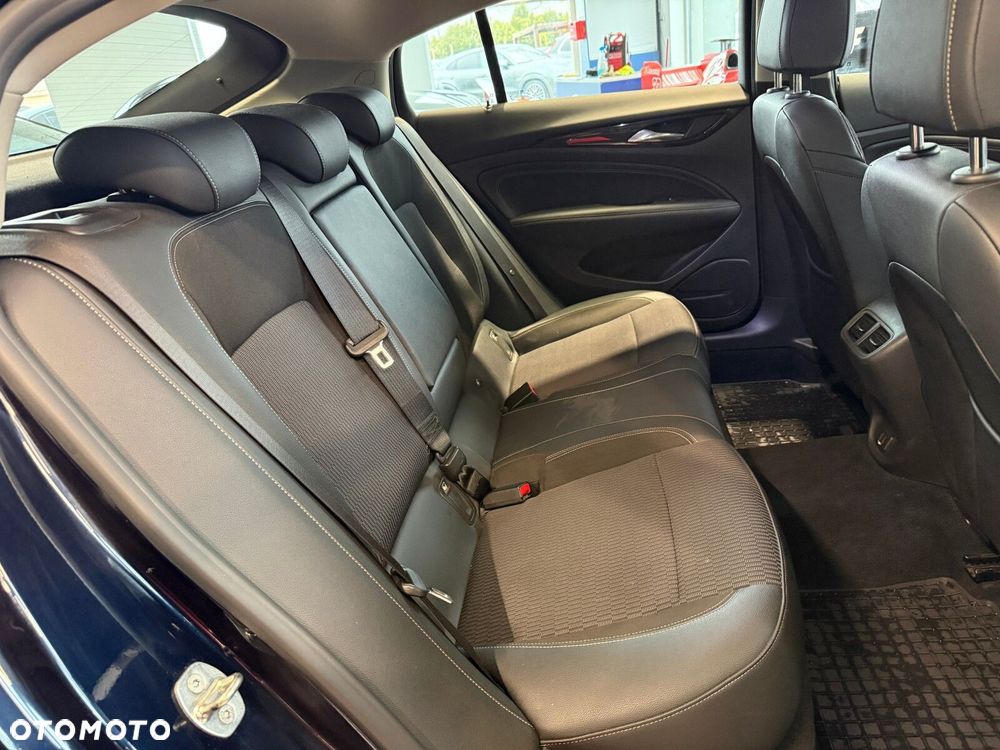 Opel Insignia - 13