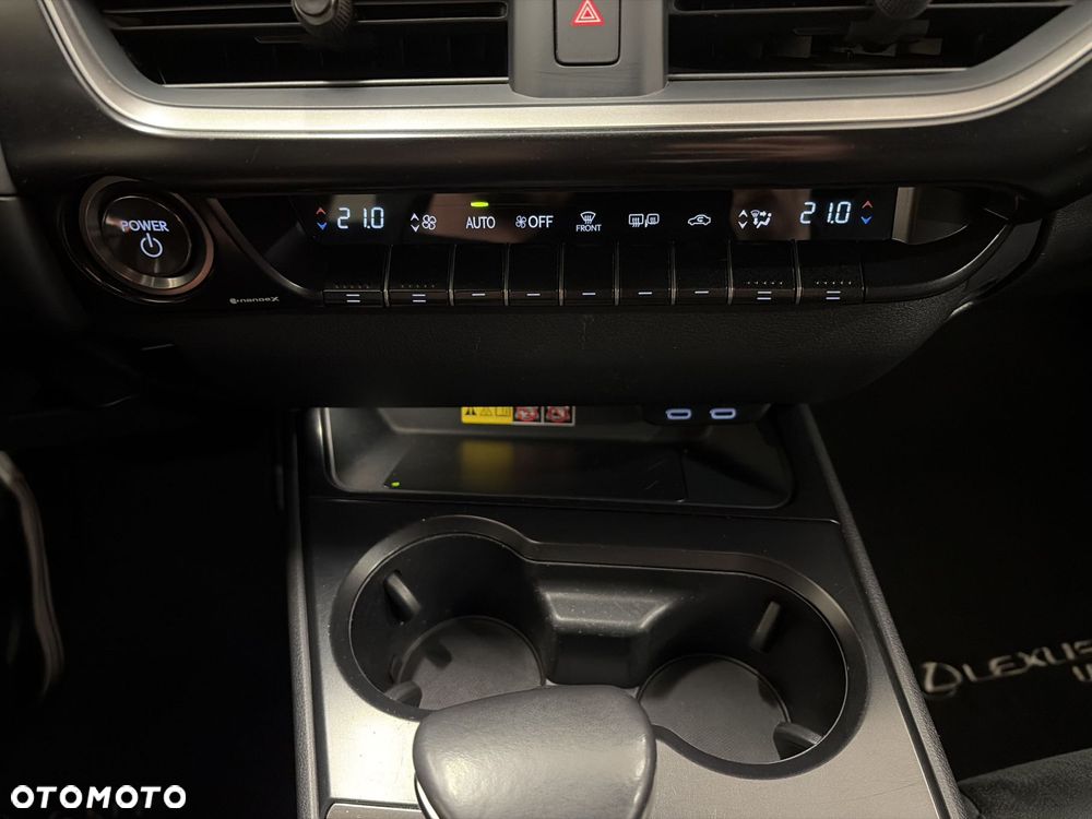 Lexus UX 250h GPF Business 2WD - 17