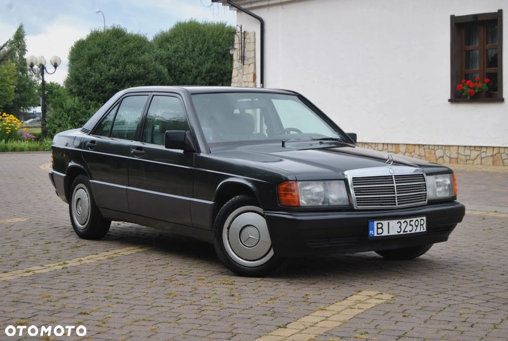 Mercedes-Benz W201 (190) - 2