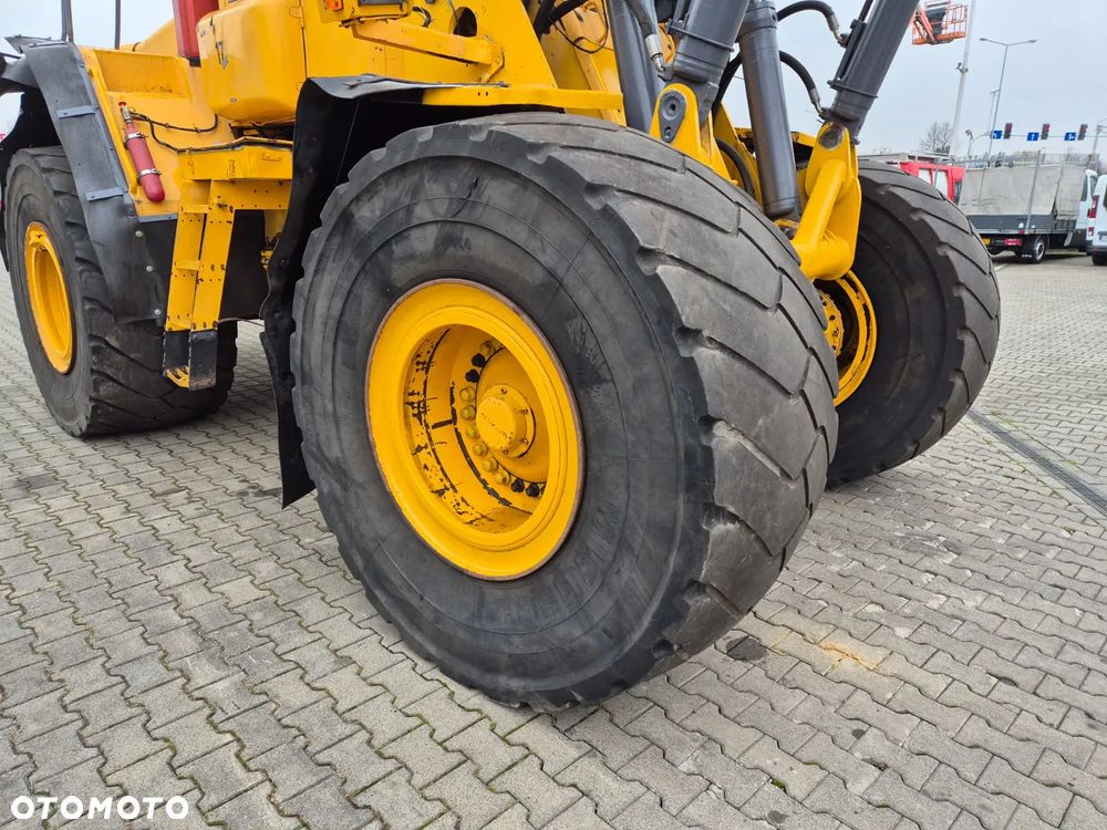 Volvo L 180E 4X4 / HEAVY DUTY / ŁADOWARKA KOŁOWA / CHWYTAK DO BALI I DREWNA / WIELE ZASTOSOWAŃ / OD PIERWSZEGO WŁAŚCICIELA / DOBRY STAN / MOŻLIWOŚĆ TRANSPORTU - 19