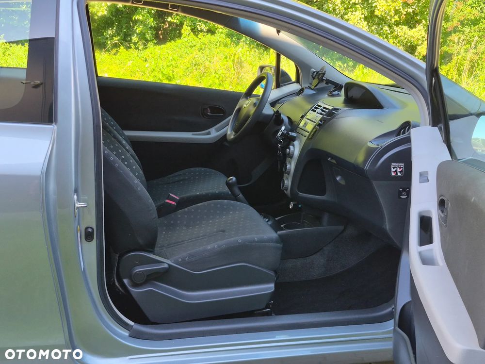 Toyota Yaris 1.0 Luna A/C - 8