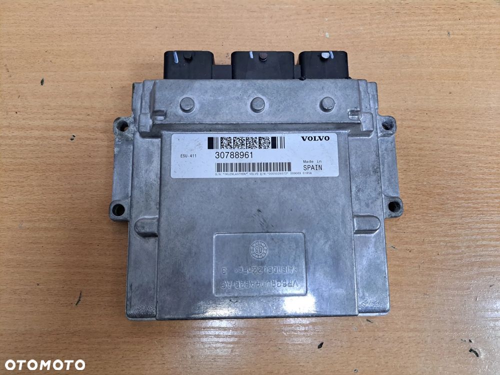 VOLVO C30 S40 V50 C70 V70 S80 2.0 16V 145KM KOMPUTER STEROWNIK SILNIKA 30788961 - 1