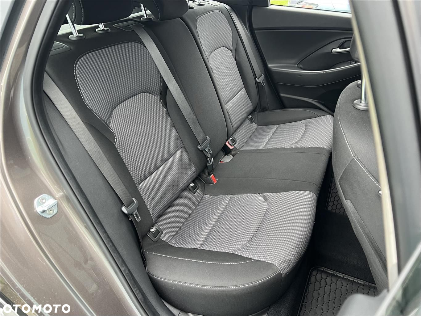 Hyundai i30 1.5 DPI Classic + - 15