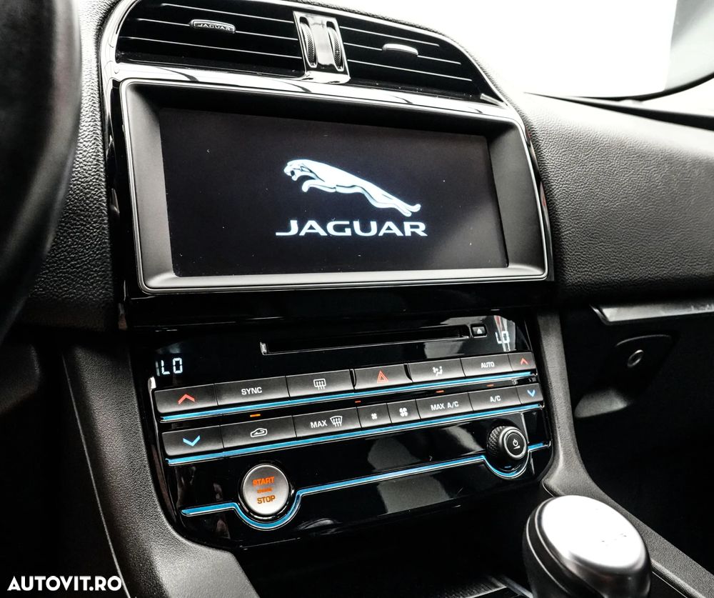 Jaguar F-Pace 20d AWD Prestige - 19