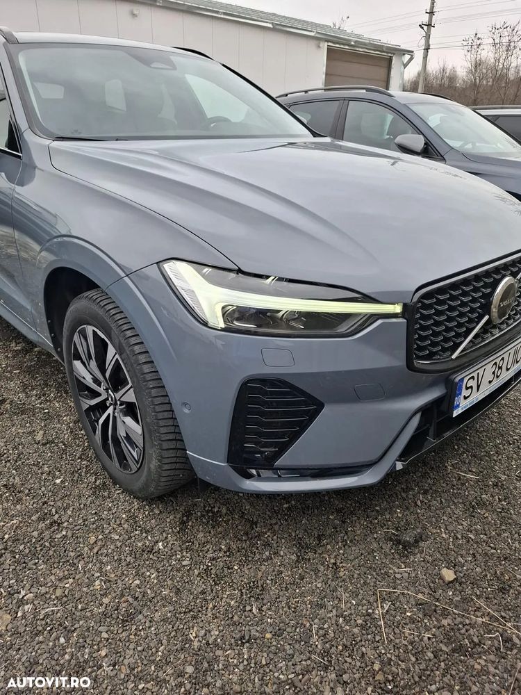 Volvo XC 60 B4 D Plus Dark - 4