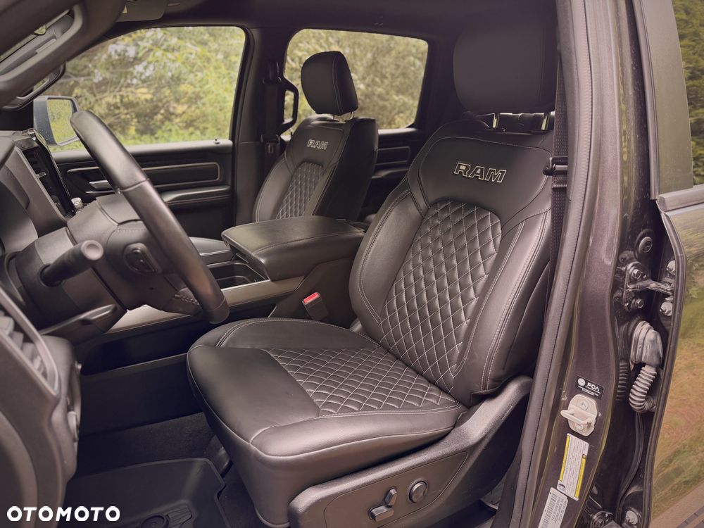 RAM 1500 Crew Cab Shortbed Bighorn - 10