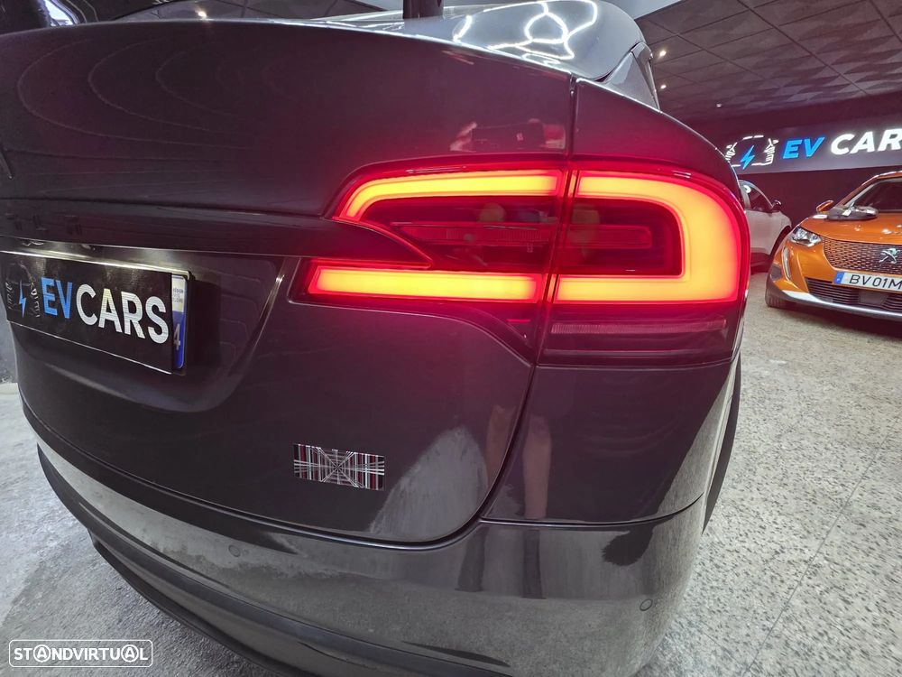 Tesla Model X Plaid AWD - 18