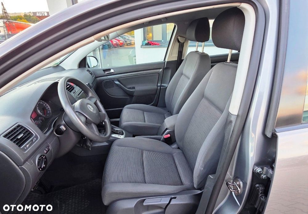 Volkswagen Golf - 5