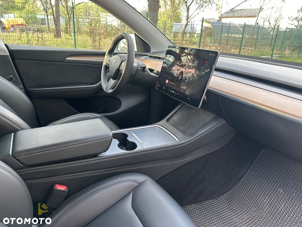 Tesla Model Y 79kWh Long Range RWD - 30