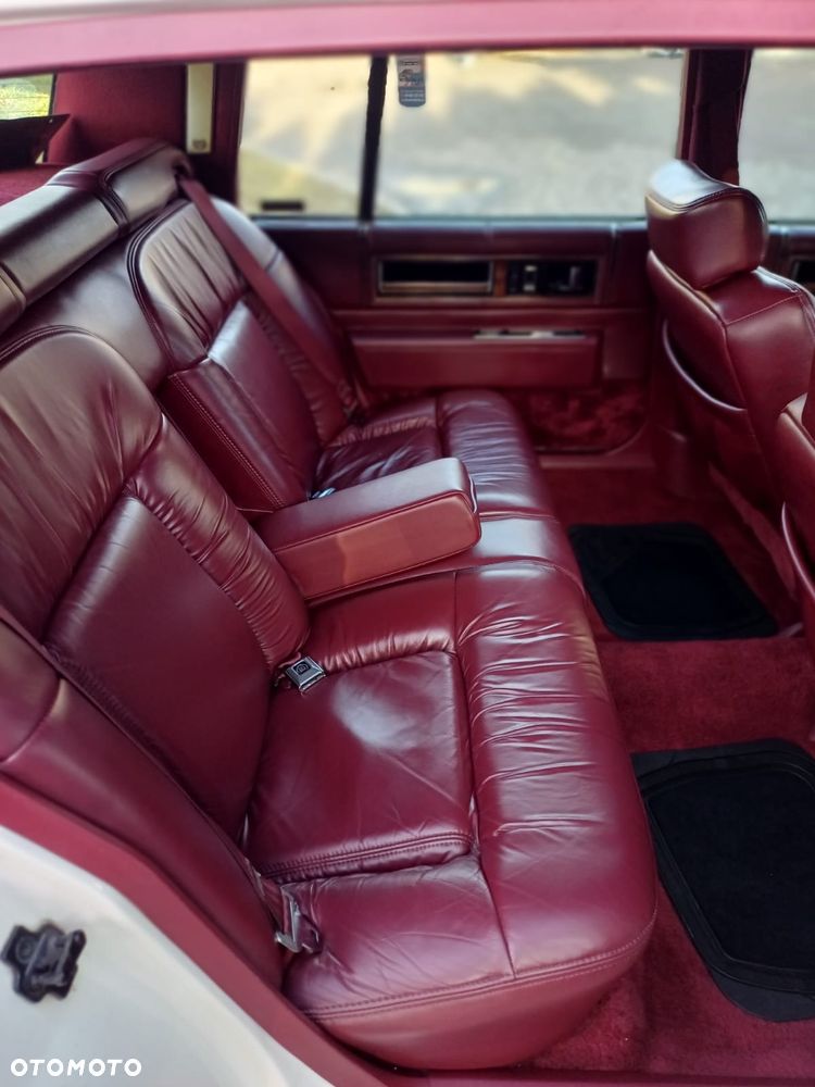 Cadillac Deville 4.9 STD - 34