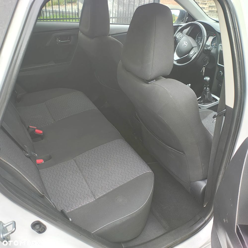 Toyota Auris 2.0 D-4D Premium Comfort - 24