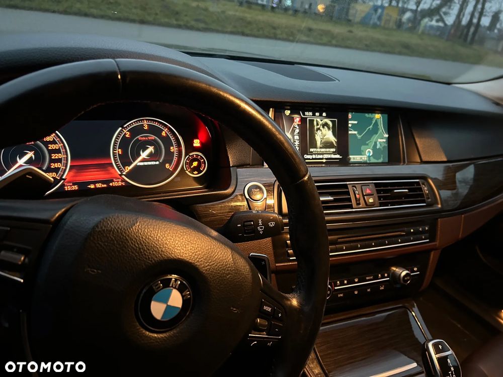 BMW Seria 5 530d xDrive Luxury Line - 7