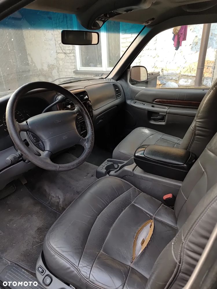 Ford Explorer 4.0 - 5