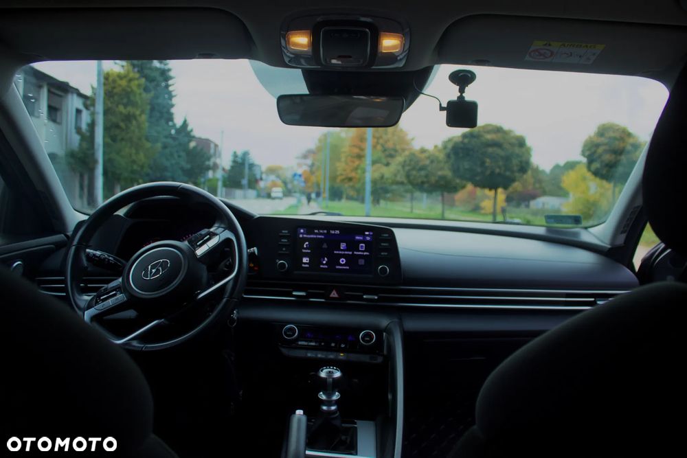 Hyundai Elantra 1.6 Smart - 5