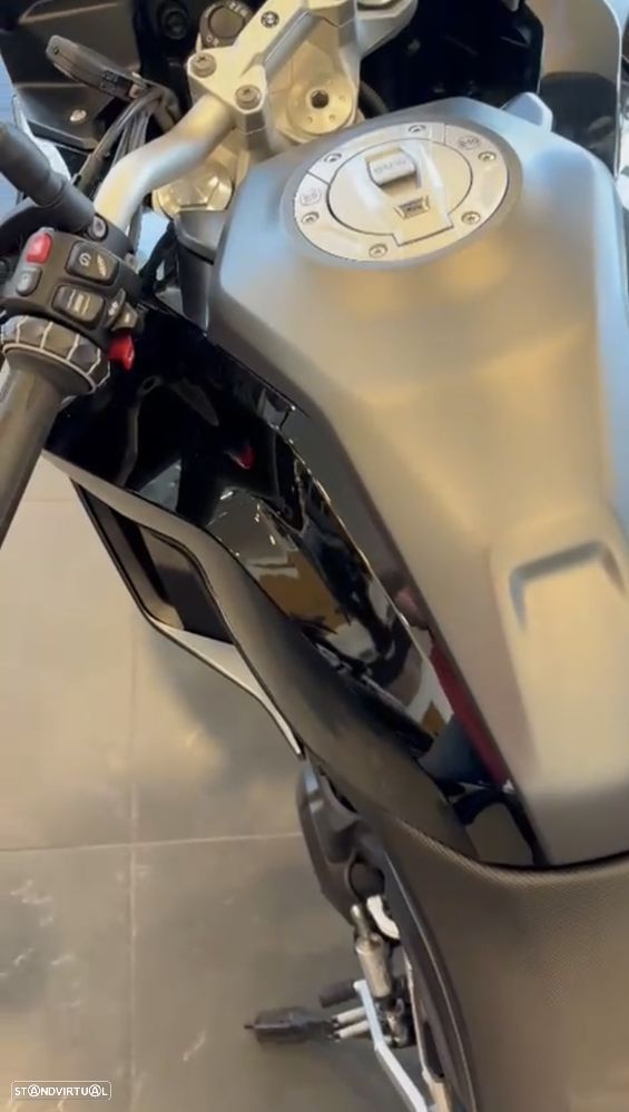 BMW F 900 XR Triple black - 6