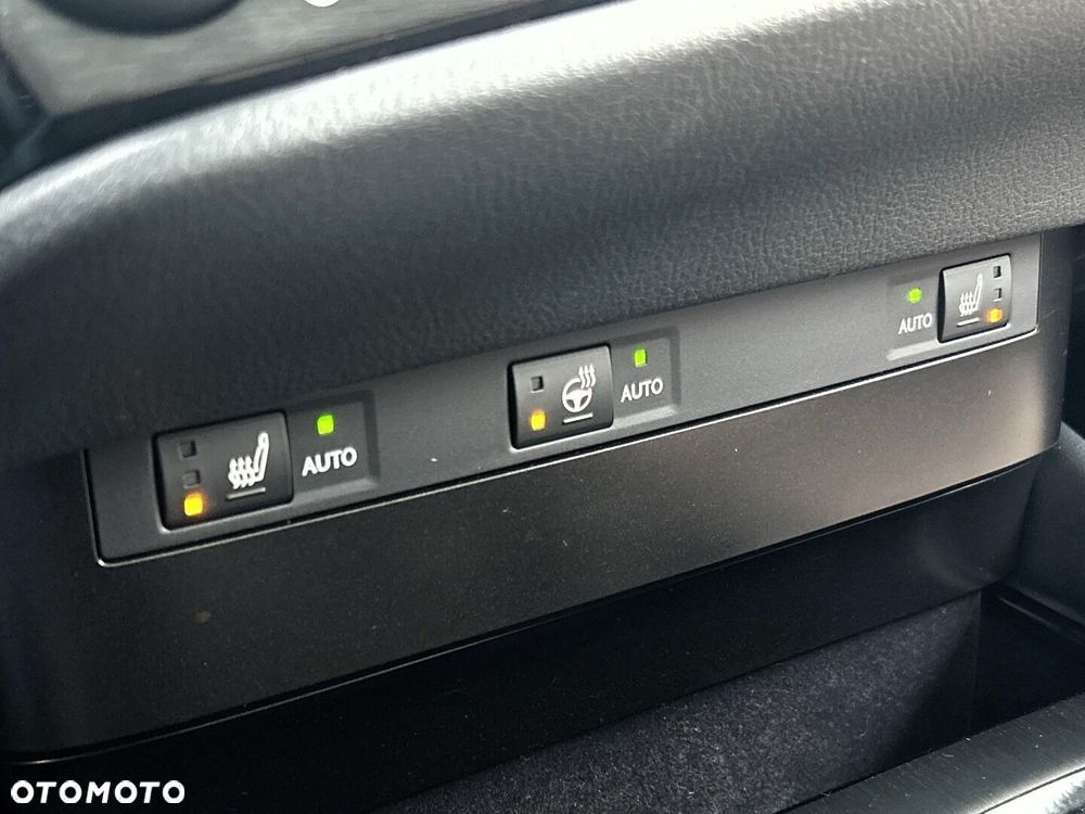 Lexus ES 300h F Sport Design - 28