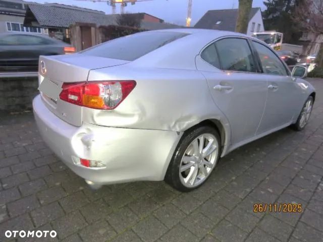 Lexus IS - 7