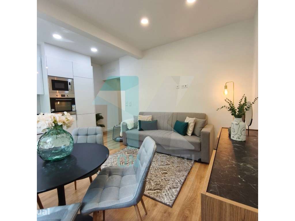 Apartamento T2 totalmente renovado junto ao Centro Comercial Colombo - Grande imagem: 2/24