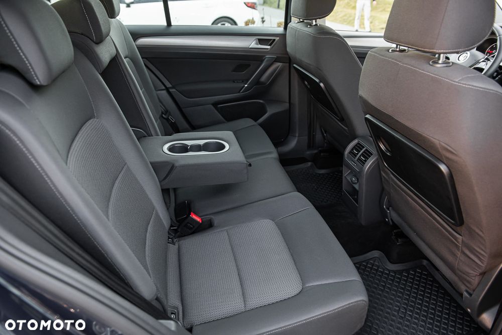 Volkswagen Golf Sportsvan - 28