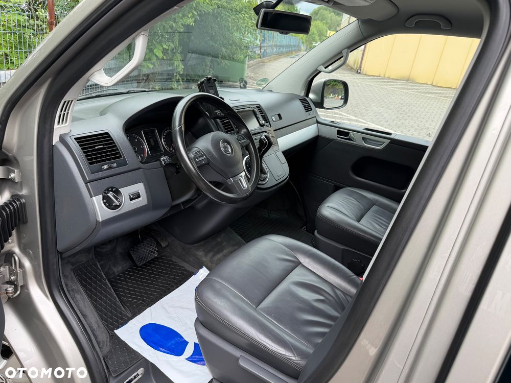 Volkswagen Multivan - 20