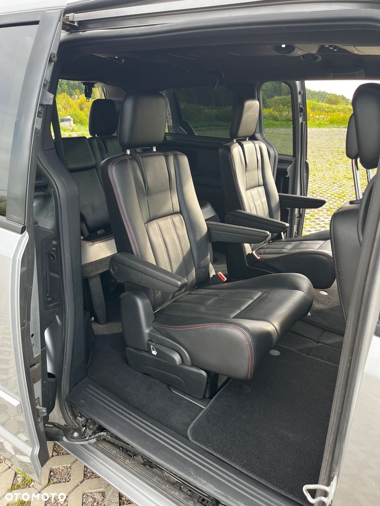 Dodge Grand Caravan 3.6 R/T - 21