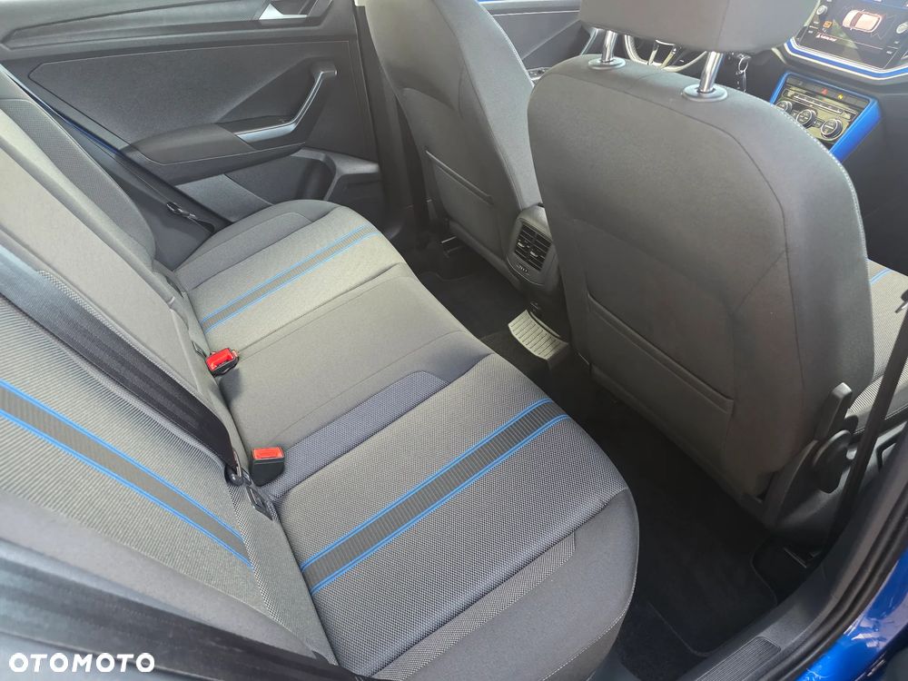 Volkswagen T-Roc - 21
