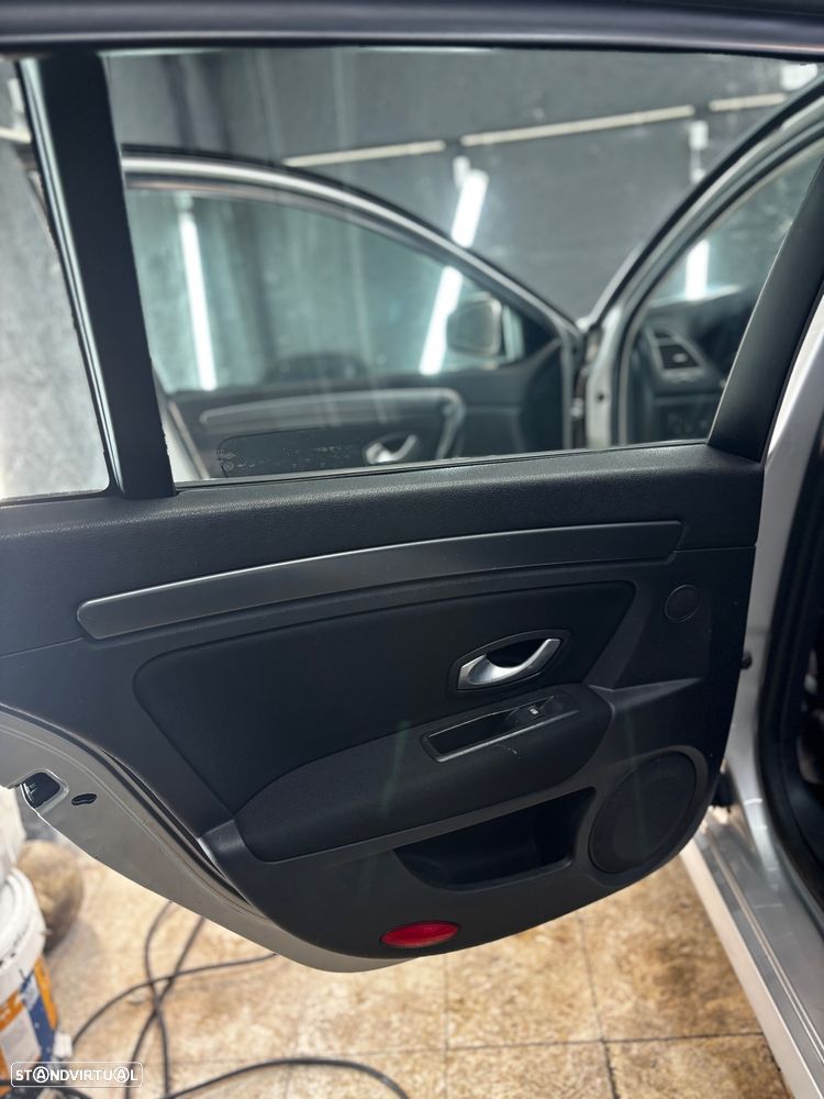 Renault Laguna Break dCi 110 FAP Paris - 10