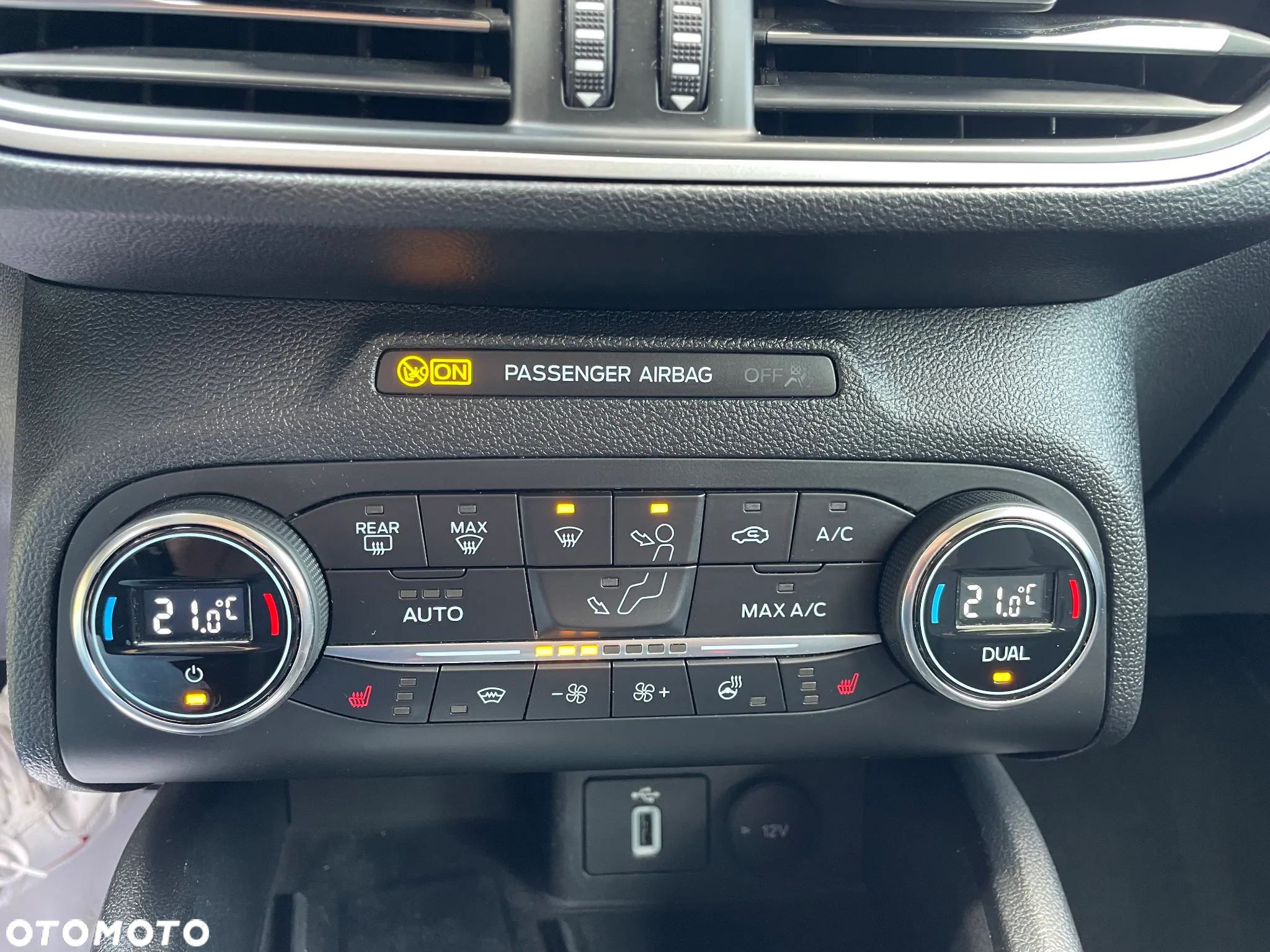 Ford Focus 1.5 EcoBlue Start-Stopp-System TITANIUM - 16